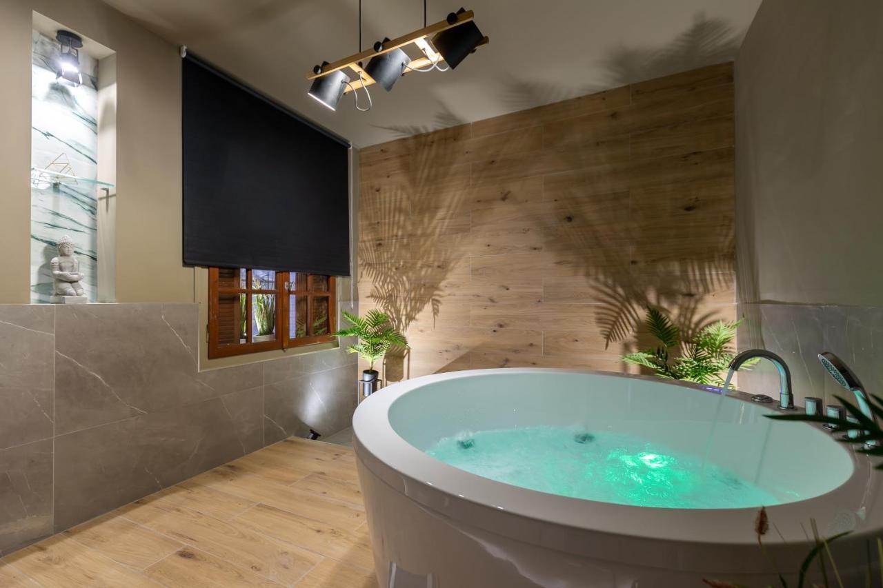 Noho Boutique , Premium Living Dikeou 8 Lägenhet Aten Exteriör bild
