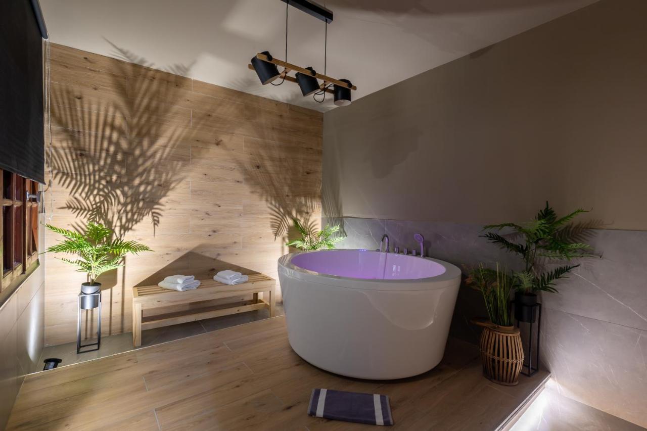 Noho Boutique , Premium Living Dikeou 8 Lägenhet Aten Exteriör bild
